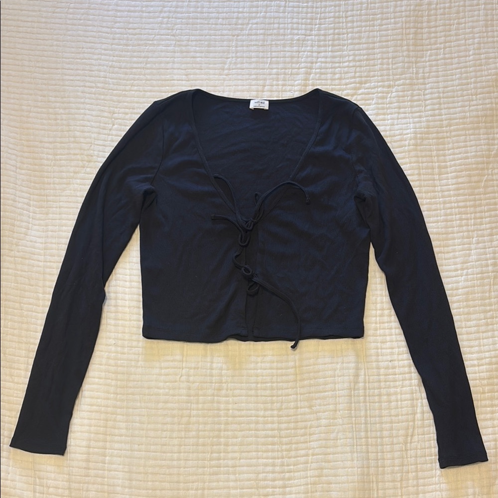 Aritzia Wilfred Black Long Sleeve Tie-Front Crop Top